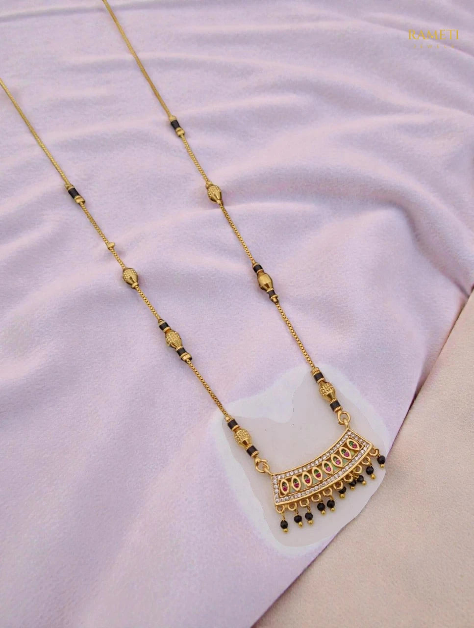 Side profile and craftsmanship of Kajal Traditional Heritage Collection Mangalsutra - Rameti Jewels
