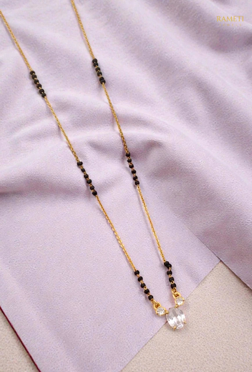 Side profile and craftsmanship of Lipika Royal Heart Cut Designer Mangalsutra - Rameti Jewels