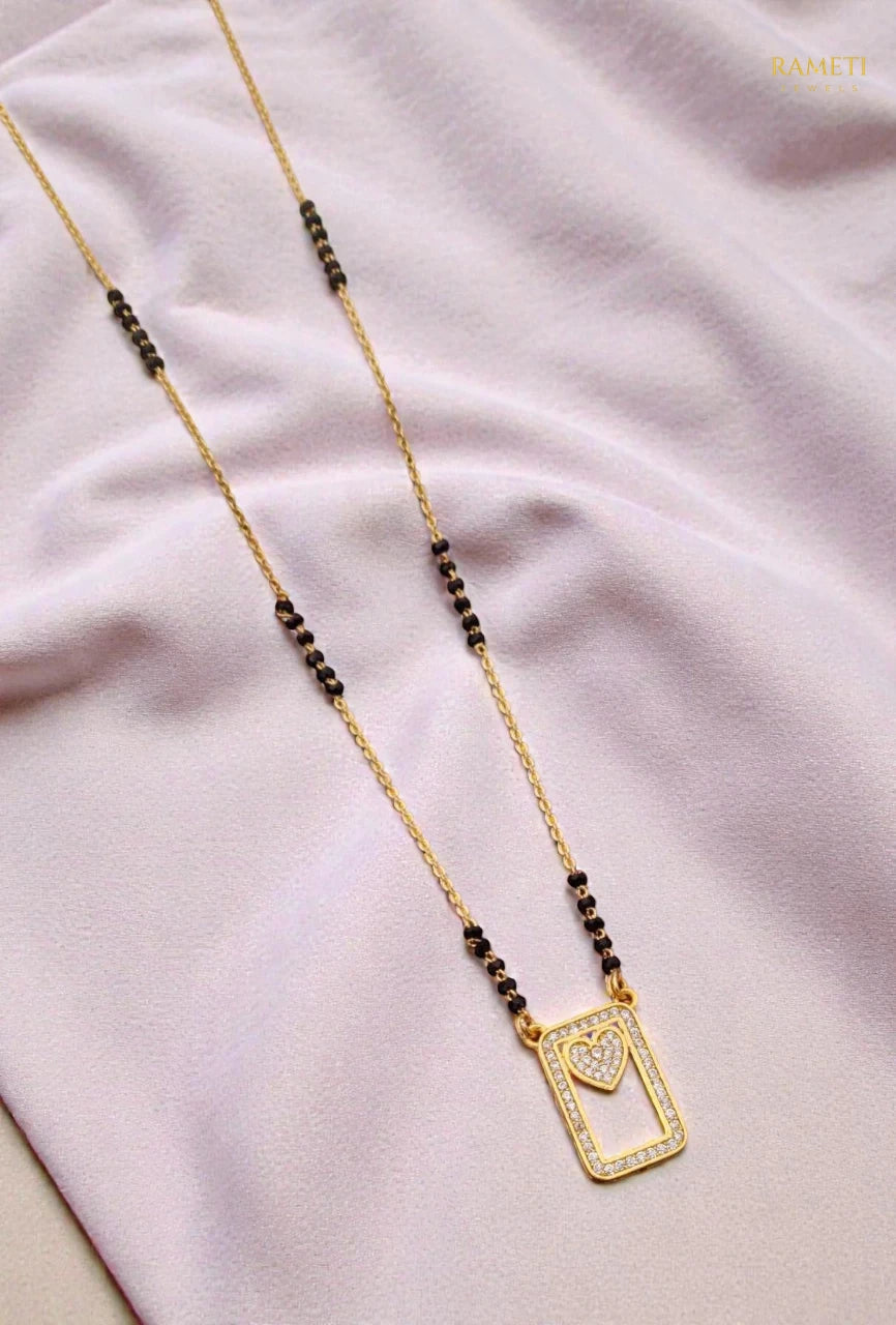 Side profile and craftsmanship of Maahi Eternal Bond 18K Gold Mangalsutra - Rameti Jewels