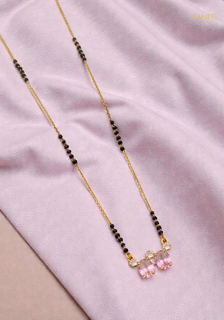 Side profile and craftsmanship of Madhu Sleek and Sophisticated Office Wear Mangalsutra - Rameti Jewels