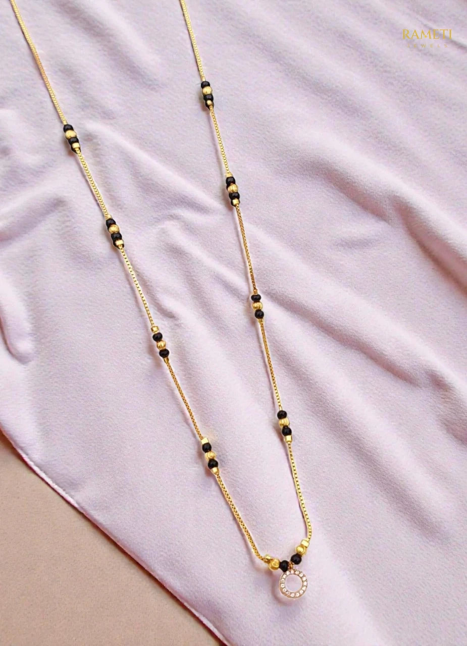 Side profile and craftsmanship of Ojal Minimalist Elegance Daily Wear Mangalsutra - Rameti Jewels