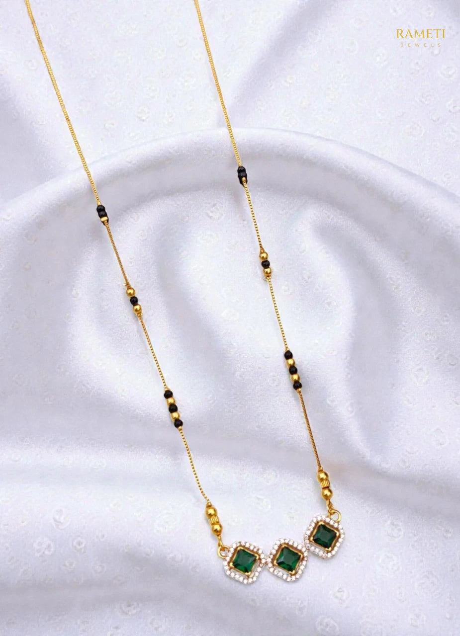 Side profile and craftsmanship of Panya Royal Heart Cut Designer Mangalsutra - Rameti Jewels