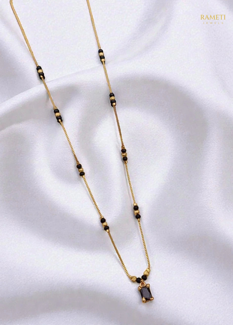 Side profile and craftsmanship of Tanvi Traditional Heritage Collection Mangalsutra - Rameti Jewels