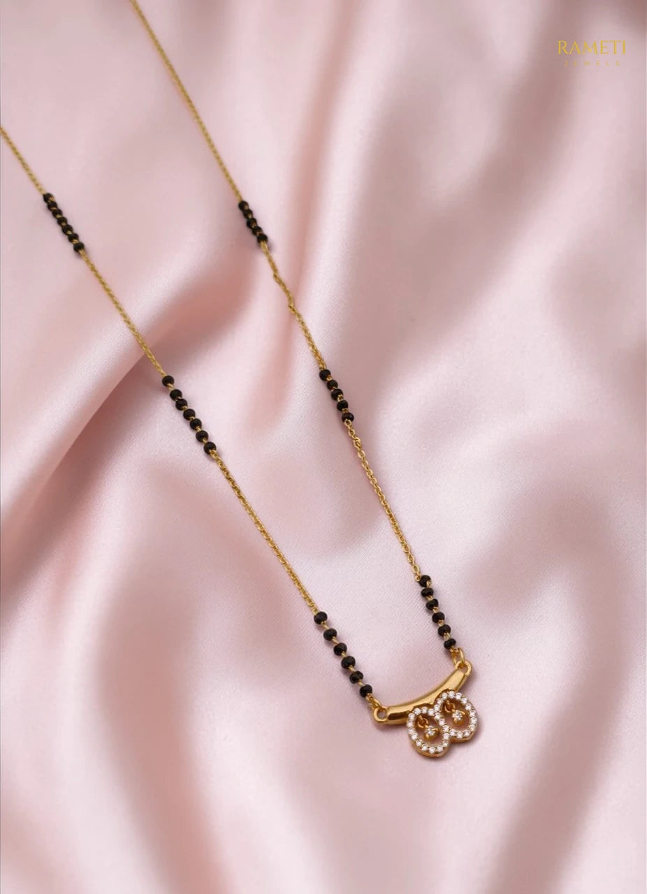 Side profile and craftsmanship of Eshita Minimalist Elegance Daily Wear Mangalsutra - Rameti Jewels