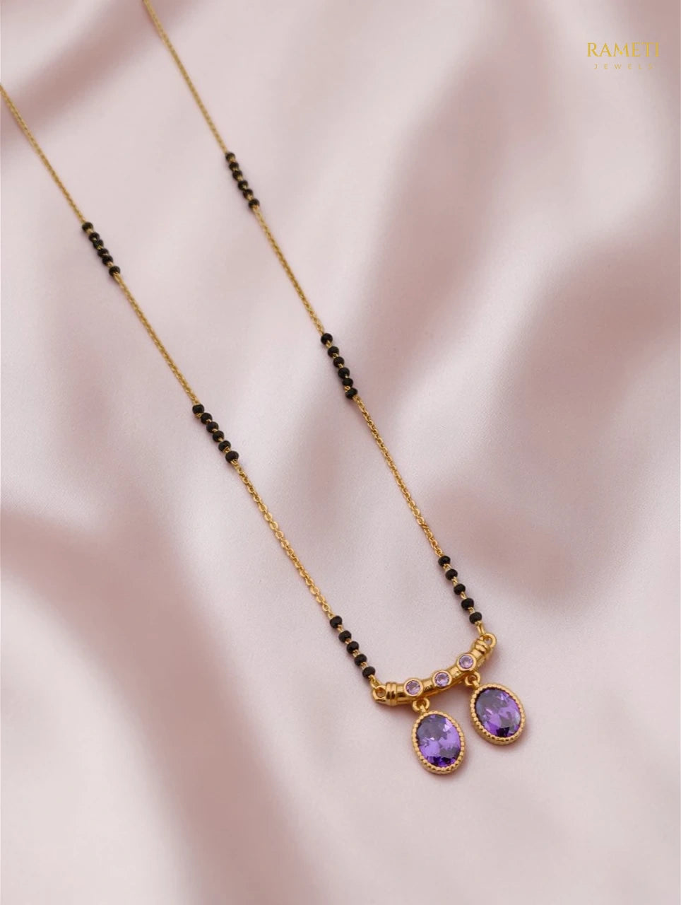 Side profile and craftsmanship of Fatima Royal Heart Cut Designer Mangalsutra - Rameti Jewels