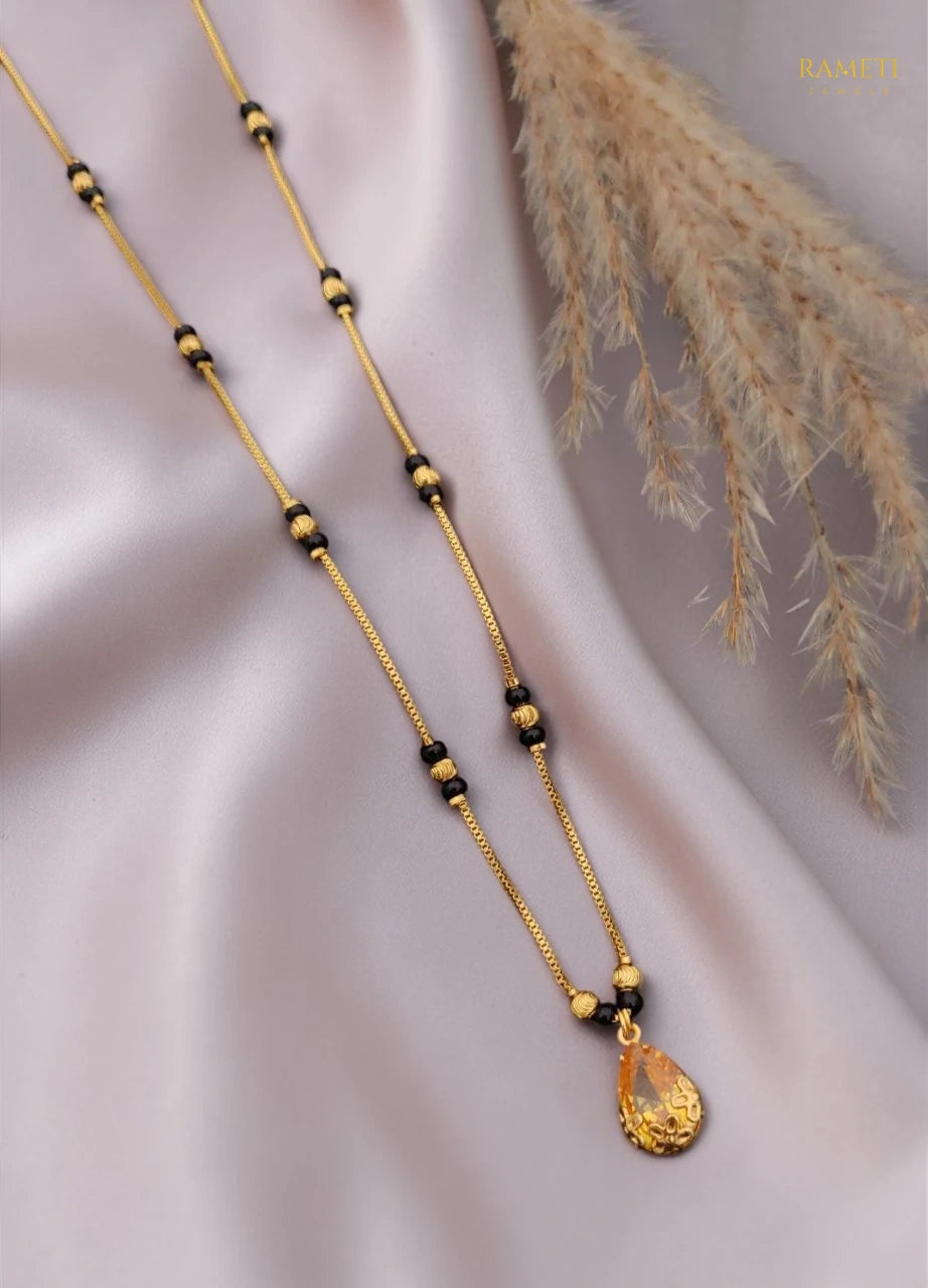 Side profile and craftsmanship of Fenal Divine Protection Classic Mangalsutra - Rameti Jewels