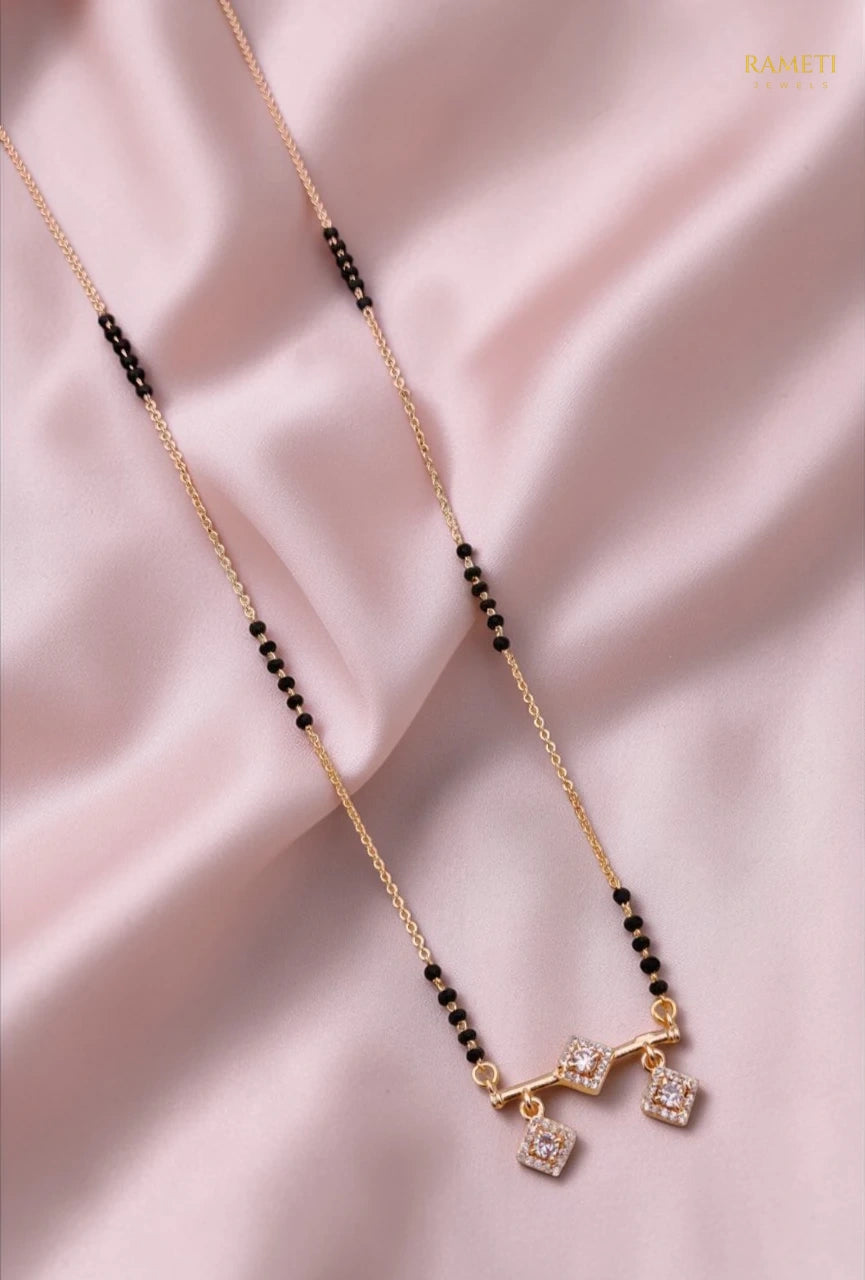 Side profile and craftsmanship of Gunjan Traditional Heritage Collection Mangalsutra - Rameti Jewels