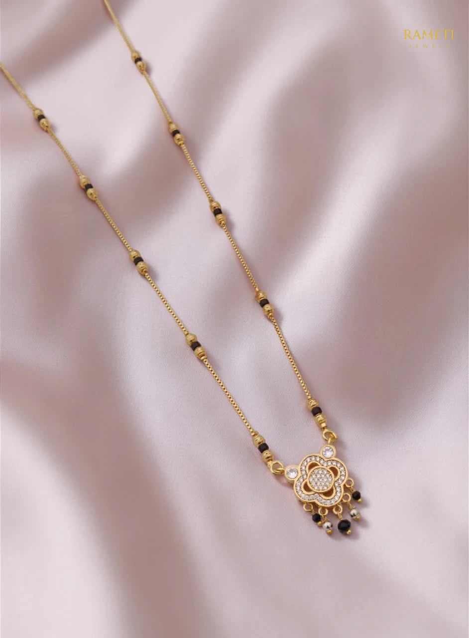 Side profile and craftsmanship of Heena Minimalist Elegance Daily Wear Mangalsutra - Rameti Jewels