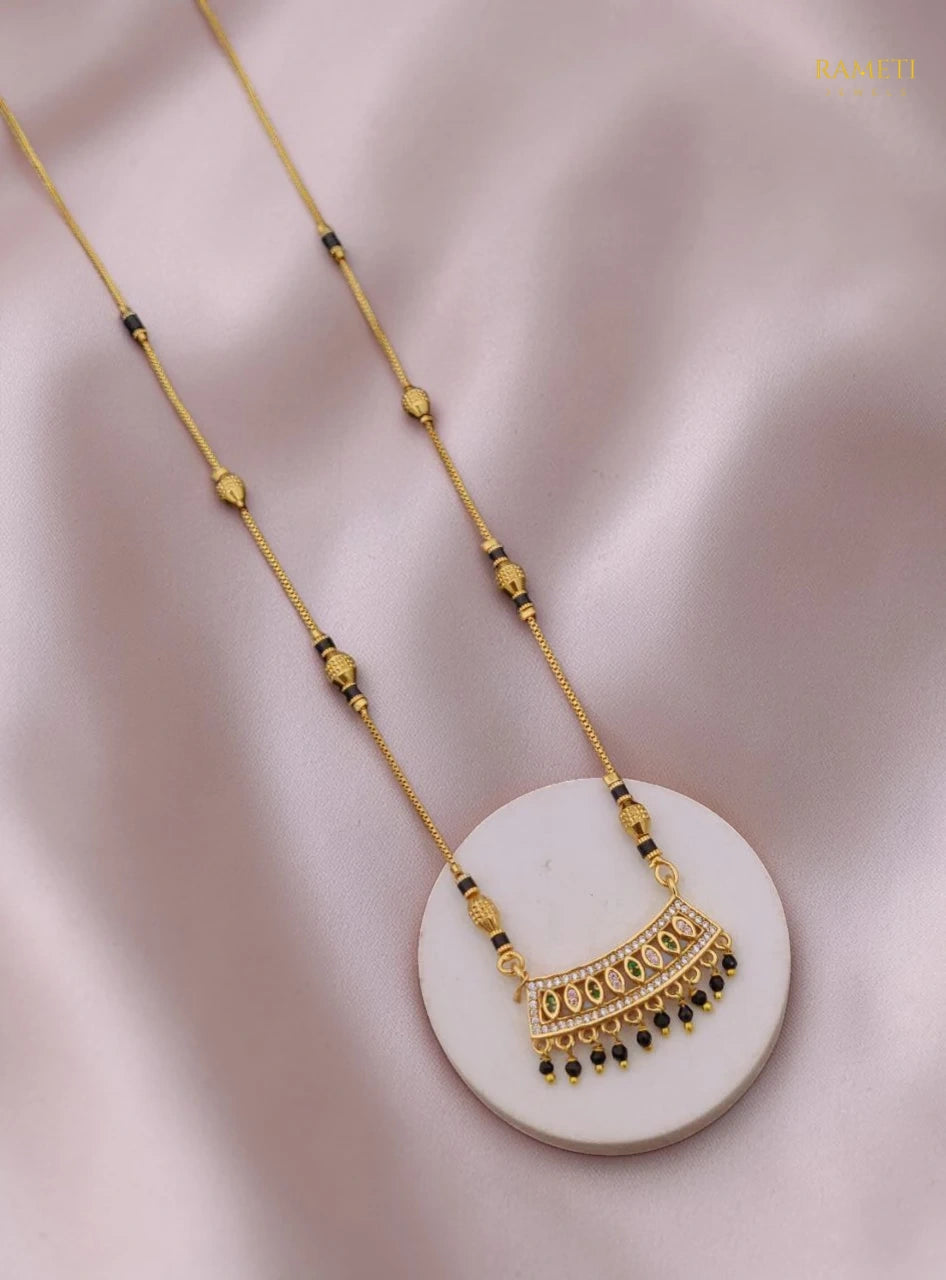 Side profile and craftsmanship of Jasmin Royal Heart Cut Designer Mangalsutra - Rameti Jewels