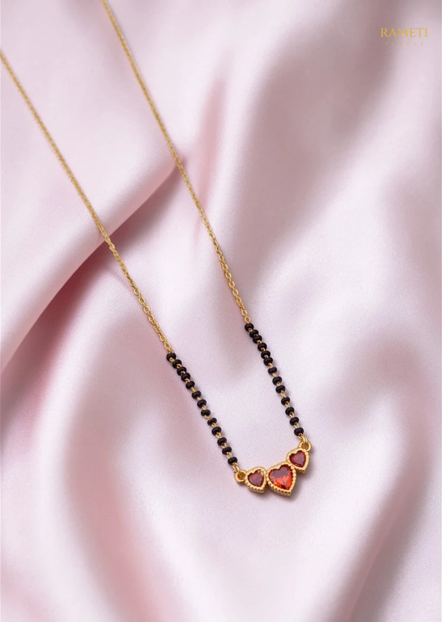 Side profile and craftsmanship of Aadhya Eternal Bond 18K Gold Mangalsutra - Rameti Jewels