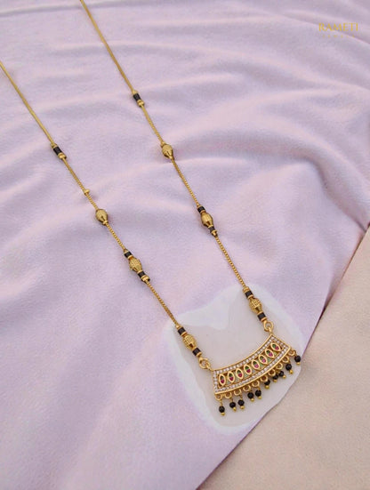 Side profile and craftsmanship of Kajal Traditional Heritage Collection Mangalsutra - Rameti Jewels