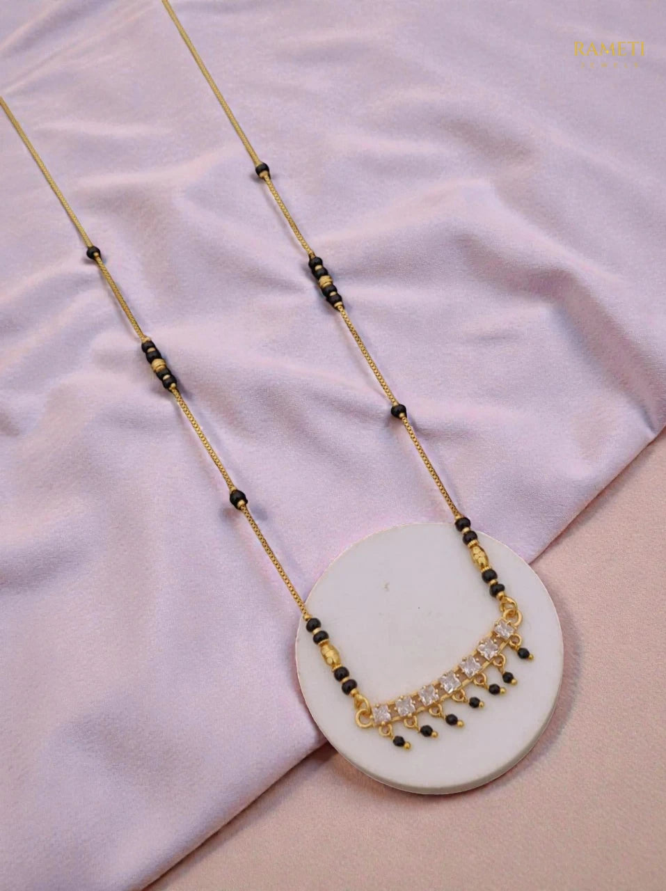 Side profile and craftsmanship of Kala Eternal Bond 18K Gold Mangalsutra - Rameti Jewels