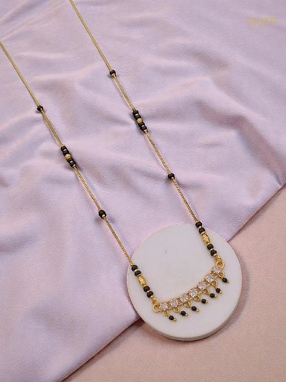 Side profile and craftsmanship of Kala Eternal Bond 18K Gold Mangalsutra - Rameti Jewels