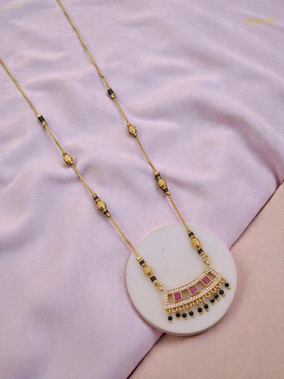 Side profile and craftsmanship of Kanishka Minimalist Elegance Daily Wear Mangalsutra - Rameti Jewels