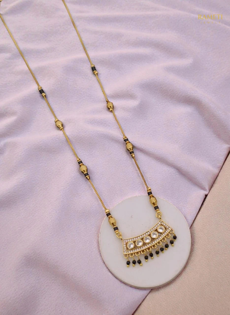 Side profile and craftsmanship of Lipi Sleek and Sophisticated Office Wear Mangalsutra - Rameti Jewels