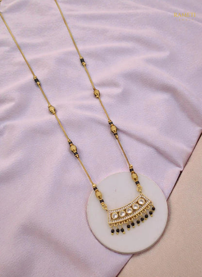 Side profile and craftsmanship of Lipi Sleek and Sophisticated Office Wear Mangalsutra - Rameti Jewels