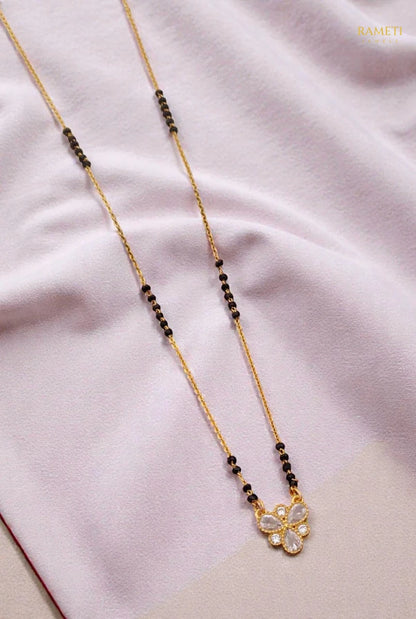 Side profile and craftsmanship of Myra Traditional Heritage Collection Mangalsutra - Rameti Jewels