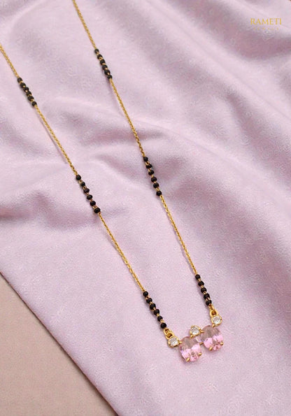 Side profile and craftsmanship of Madhu Sleek and Sophisticated Office Wear Mangalsutra - Rameti Jewels
