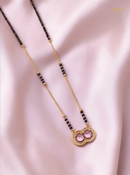 Side profile and craftsmanship of Bavisha Eternal Bond 18K Gold Mangalsutra - Rameti Jewels