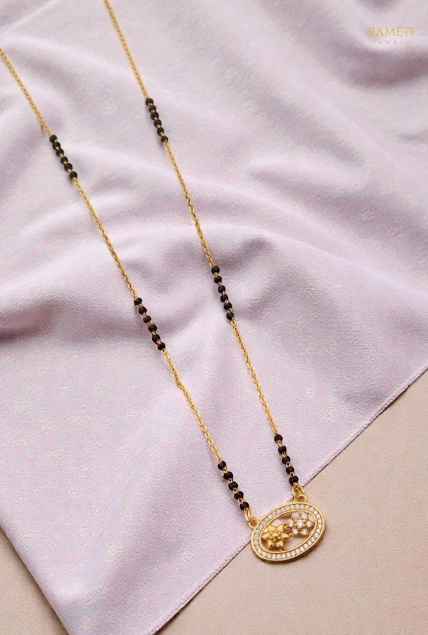 Side profile and craftsmanship of Mahima Celebrity Inspired Modern Mangalsutra - Rameti Jewels