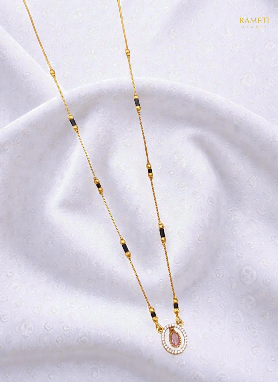 Side profile and craftsmanship of Prisha Minimalist Elegance Daily Wear Mangalsutra - Rameti Jewels
