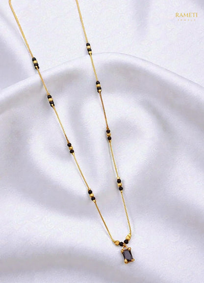 Side profile and craftsmanship of Pankhuri Traditional Heritage Collection Mangalsutra - Rameti Jewels