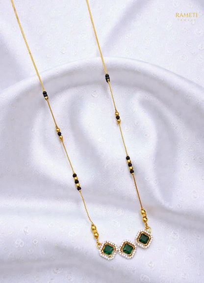 Side profile and craftsmanship of Panya Royal Heart Cut Designer Mangalsutra - Rameti Jewels