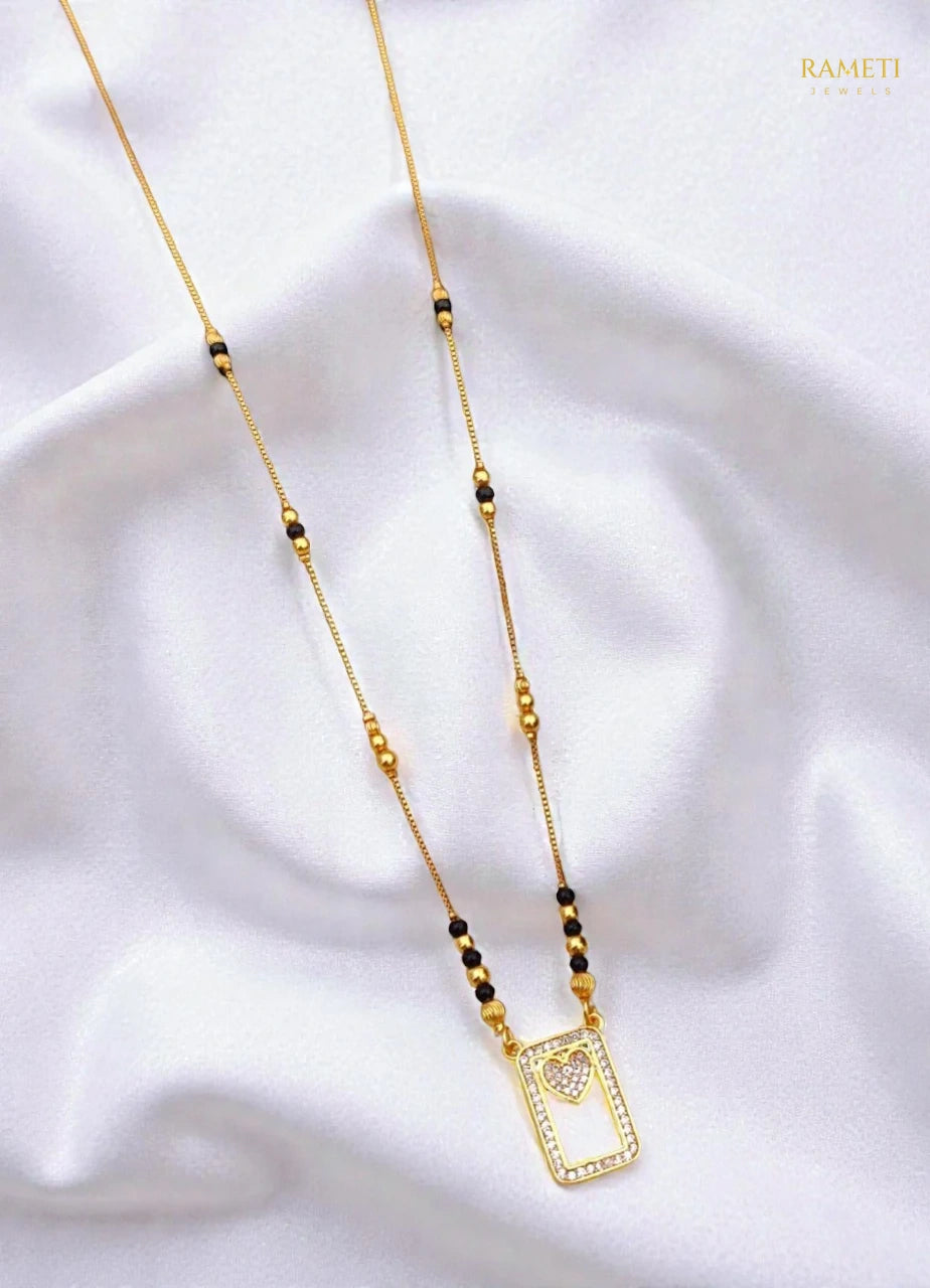 Side profile and craftsmanship of Ragini Eternal Bond 18K Gold Mangalsutra - Rameti Jewels