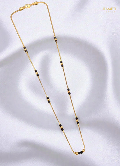 Side profile and craftsmanship of Ramya Traditional Heritage Collection Mangalsutra - Rameti Jewels