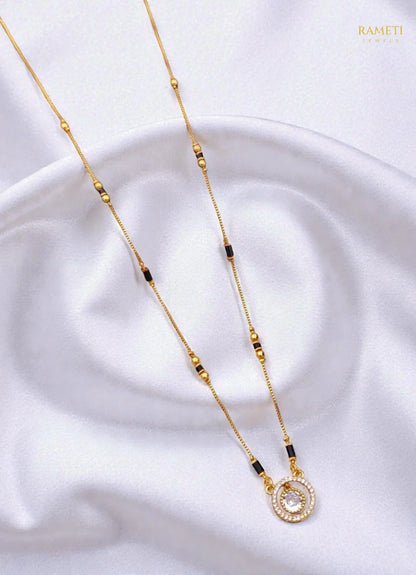 Side profile and craftsmanship of Rani Sleek and Sophisticated Office Wear Mangalsutra - Rameti Jewels