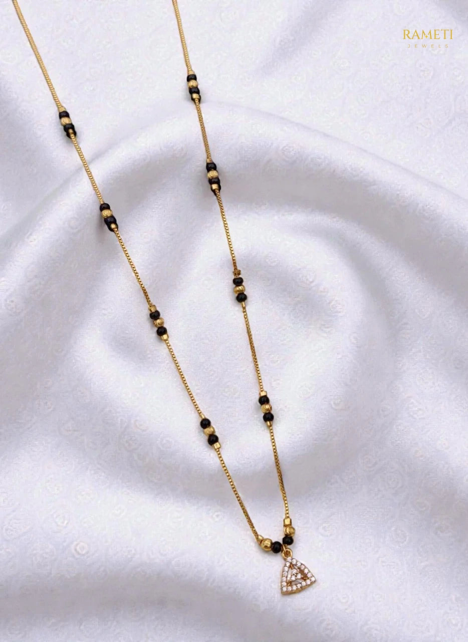 Side profile and craftsmanship of Sia Traditional Heritage Collection Mangalsutra - Rameti Jewels
