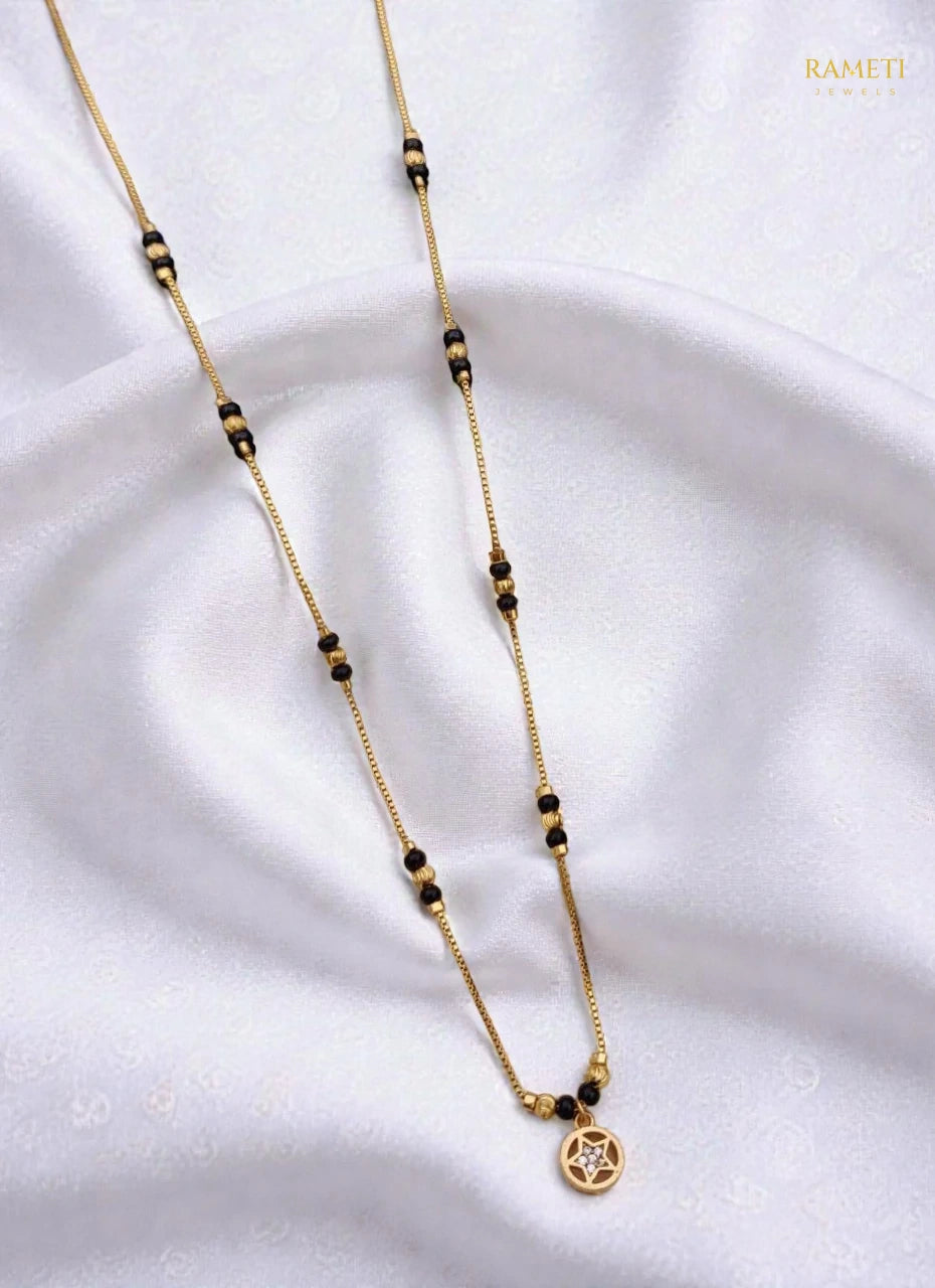 Side profile and craftsmanship of Srishti Traditional Heritage Collection Mangalsutra - Rameti Jewels