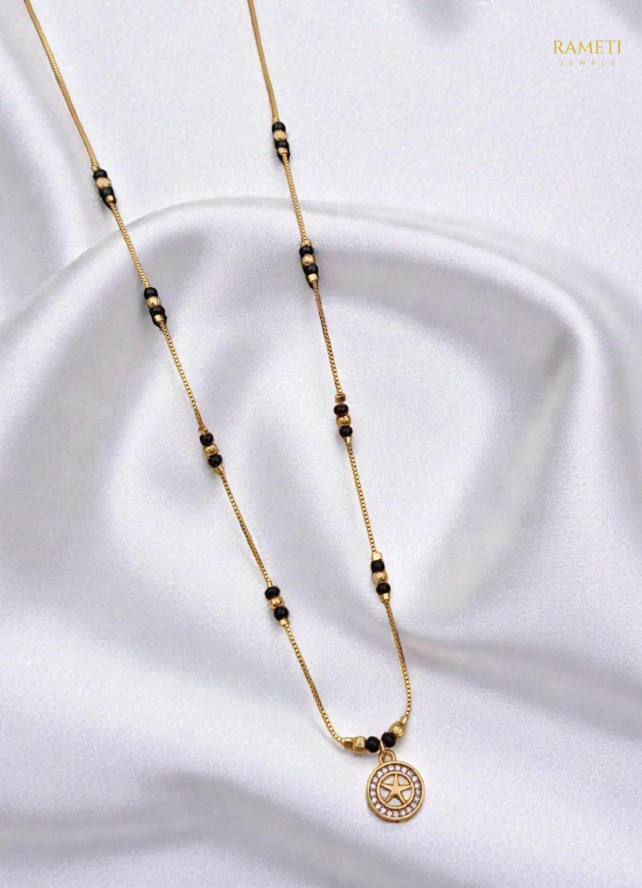 Side profile and craftsmanship of Swati Traditional Heritage Collection Mangalsutra - Rameti Jewels