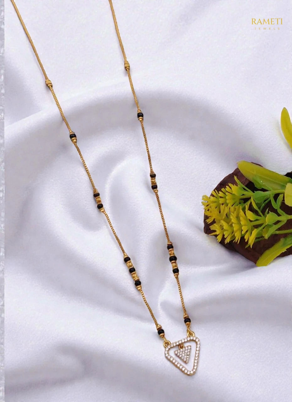 Side profile and craftsmanship of Ujjwala Eternal Bond 18K Gold Mangalsutra - Rameti Jewels