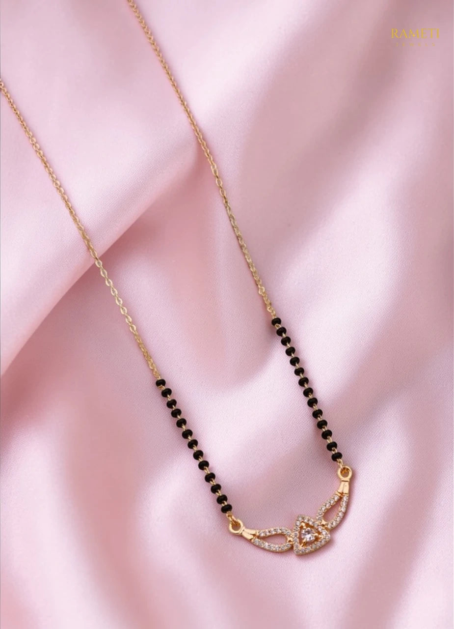 Side profile and craftsmanship of Deepika Eternal Bond 18K Gold Mangalsutra - Rameti Jewels