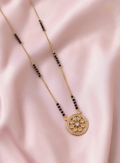 Side profile and craftsmanship of Eesha Royal Heart Cut Designer Mangalsutra - Rameti Jewels