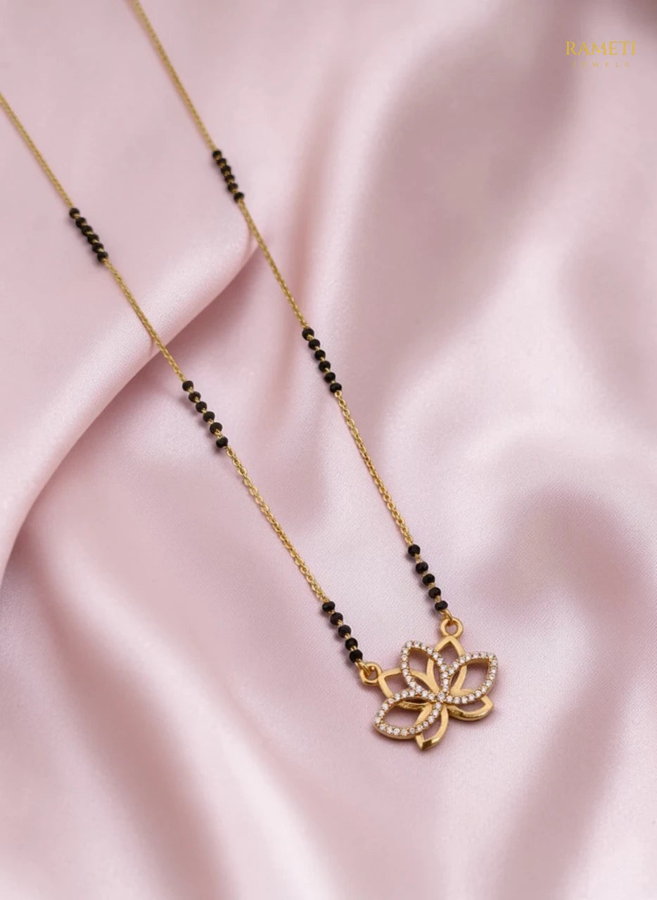 Side profile and craftsmanship of Elina Royal Heart Cut Designer Mangalsutra - Rameti Jewels