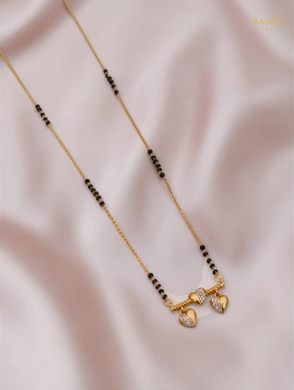Side profile and craftsmanship of Farah Minimalist Elegance Daily Wear Mangalsutra - Rameti Jewels