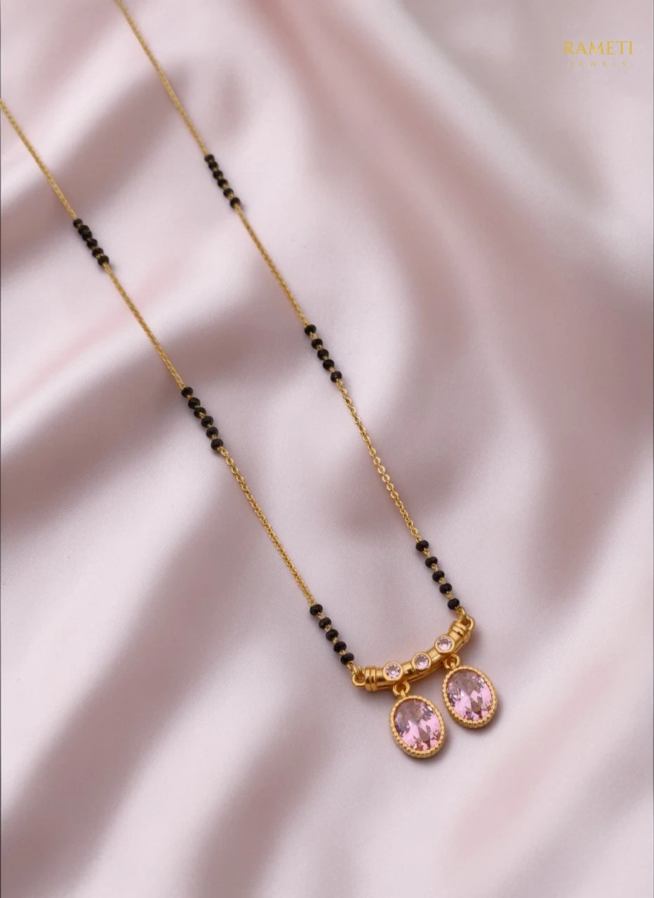 Side profile and craftsmanship of Fariha Traditional Heritage Collection Mangalsutra - Rameti Jewels