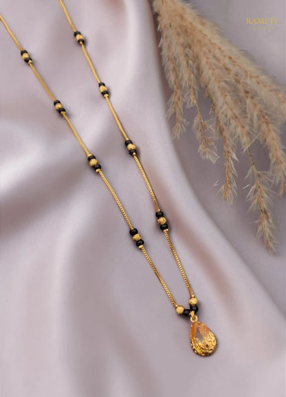 Side profile and craftsmanship of Fenal Divine Protection Classic Mangalsutra - Rameti Jewels