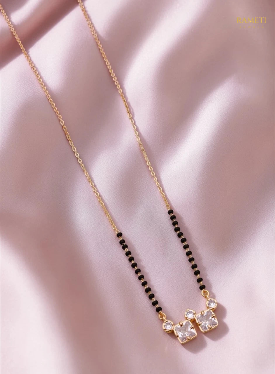 Side profile and craftsmanship of Geet Royal Heart Cut Designer Mangalsutra - Rameti Jewels