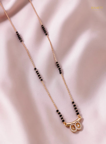 Side profile and craftsmanship of Gitali Traditional Heritage Collection Mangalsutra - Rameti Jewels