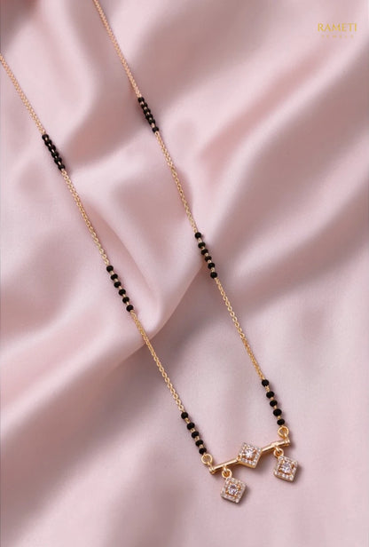 Side profile and craftsmanship of Gunjan Traditional Heritage Collection Mangalsutra - Rameti Jewels