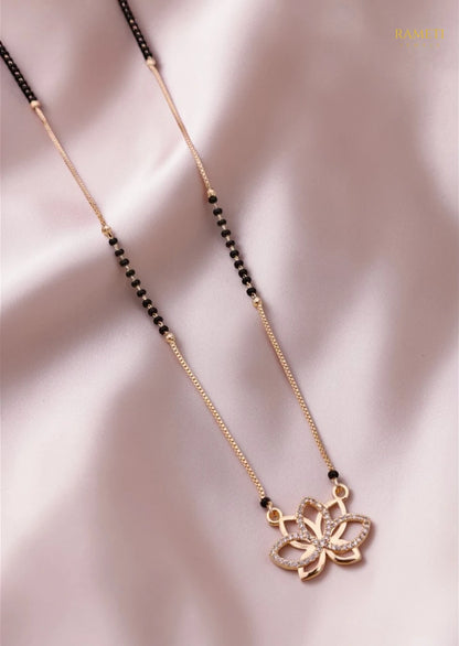 Side profile and craftsmanship of Hiral Traditional Heritage Collection Mangalsutra - Rameti Jewels
