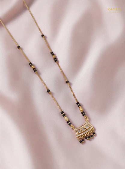 Side profile and craftsmanship of Hemani Sleek and Sophisticated Office Wear Mangalsutra - Rameti Jewels