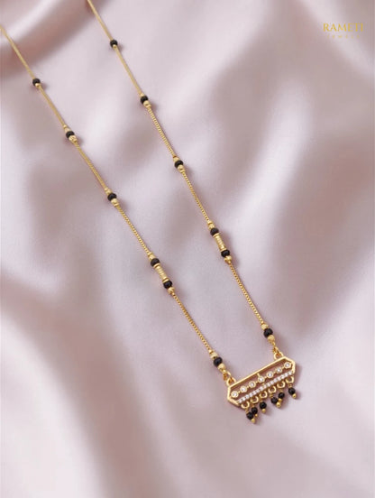Side profile and craftsmanship of Ila Divine Protection Classic Mangalsutra - Rameti Jewels