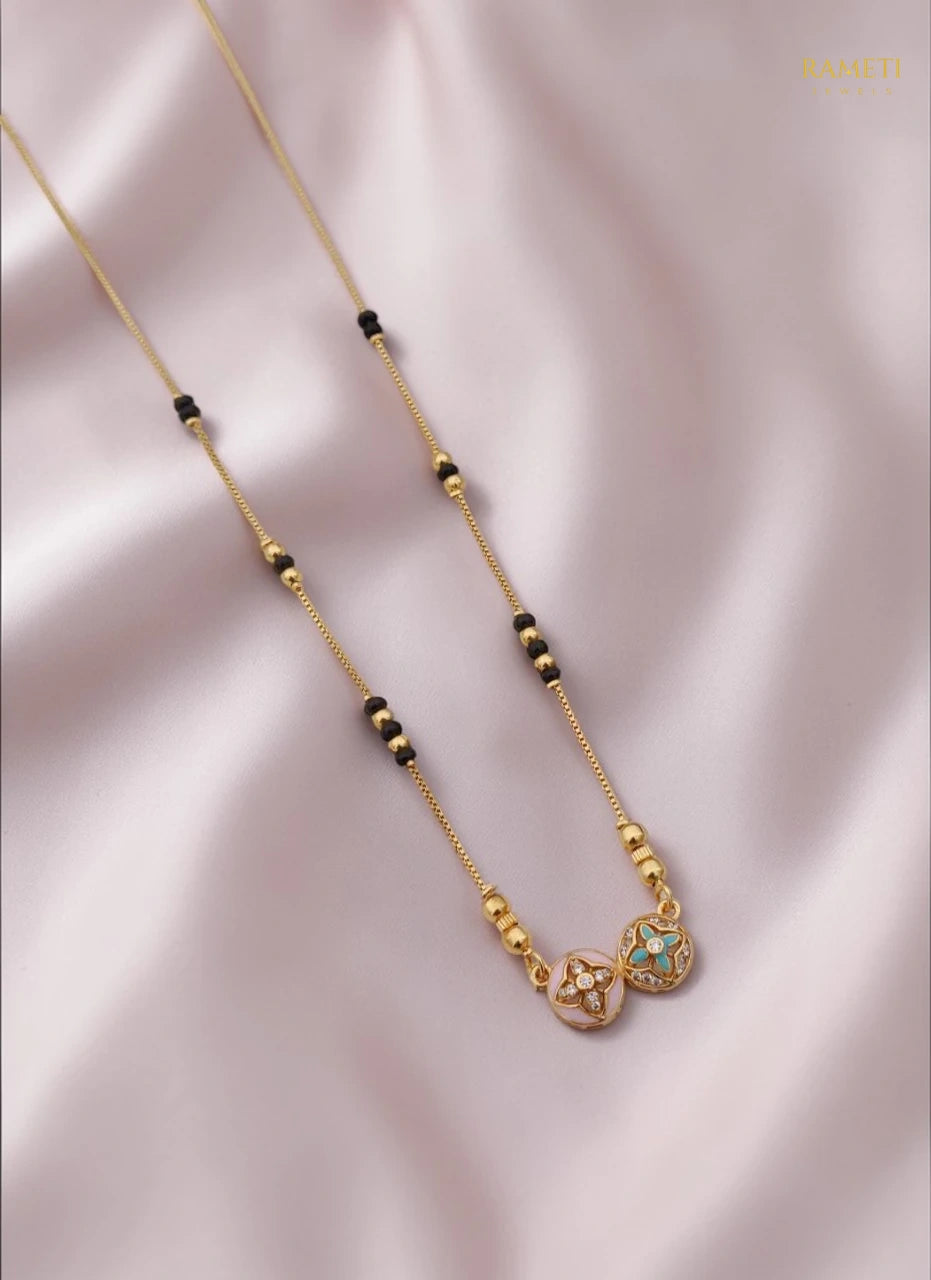 Side profile and craftsmanship of Indu Minimalist Elegance Daily Wear Mangalsutra - Rameti Jewels