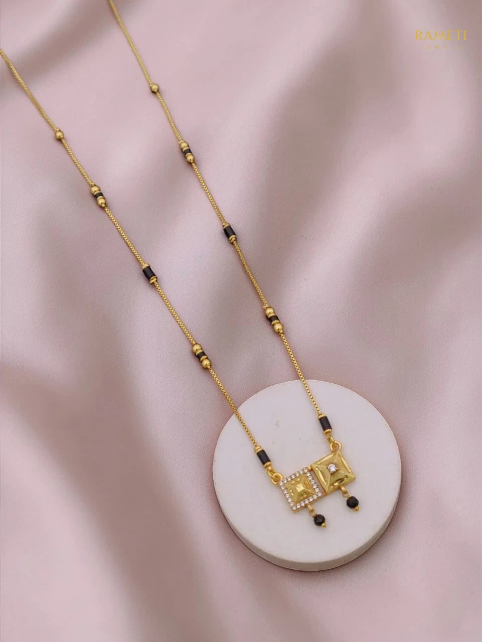 Side profile and craftsmanship of Janavi Minimalist Elegance Daily Wear Mangalsutra - Rameti Jewels