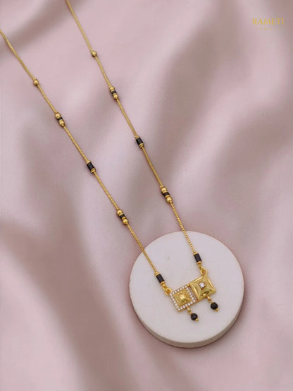 Side profile and craftsmanship of Janavi Minimalist Elegance Daily Wear Mangalsutra - Rameti Jewels