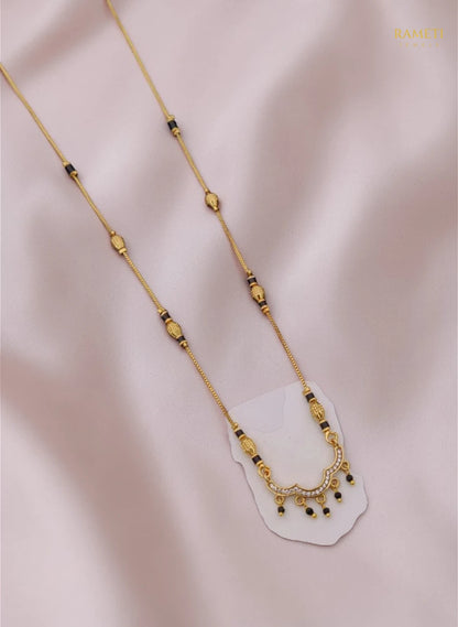 Side profile and craftsmanship of Jaya Celebrity Inspired Modern Mangalsutra - Rameti Jewels